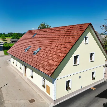 Apartment Domacija Kveder Cerklje na Gorenjskem