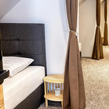 Apartment Domacija Kveder *