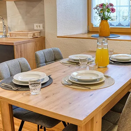 Domacija Kveder * ツェルクニェ・ナ・ゴレニスケム