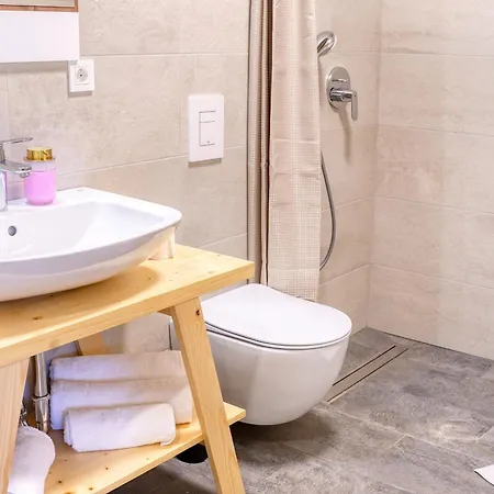 Domacija Kveder アパート *