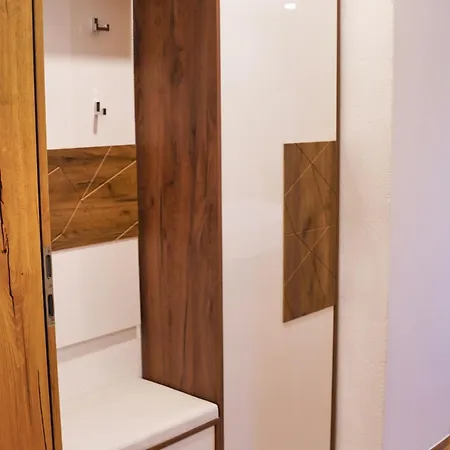 Apartment Domacija Kveder