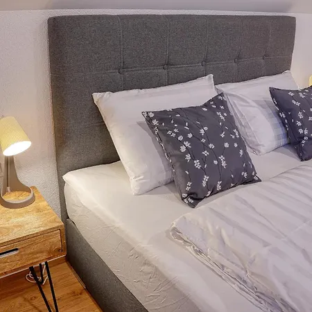 Apartment Domacija Kveder