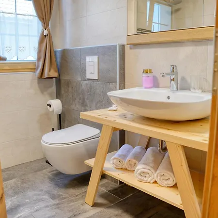 公寓 Domacija Kveder *