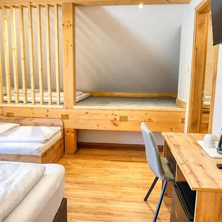 アパート Domacija Kveder ツェルクニェ・ナ・ゴレニスケム