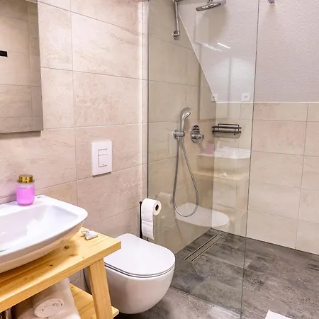 Domacija Kveder アパート *